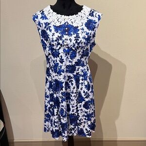 Acevog Blue and White Floral Midi Dress